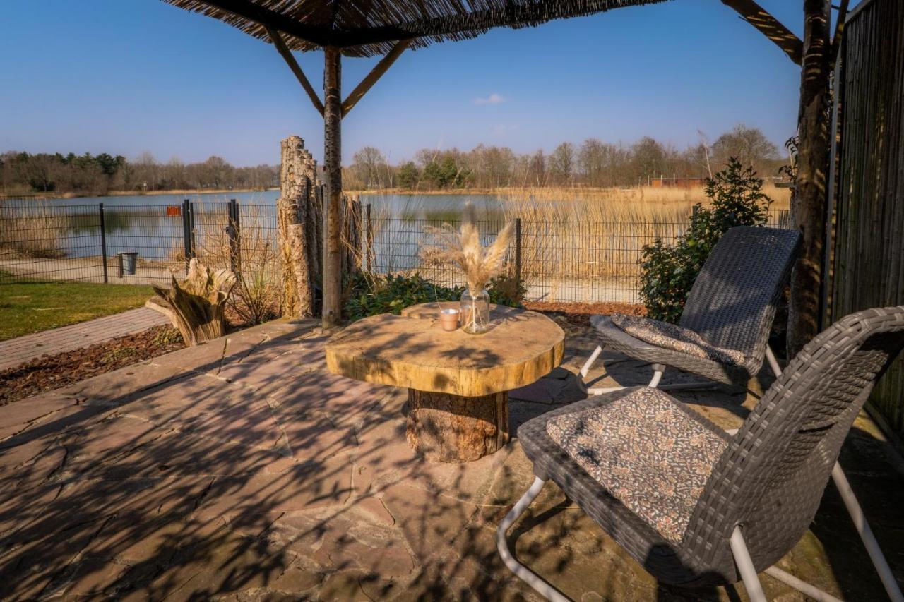 Drents Genieten - Lavendelheide Met Uitzicht Op Het Water Erm 外观 照片